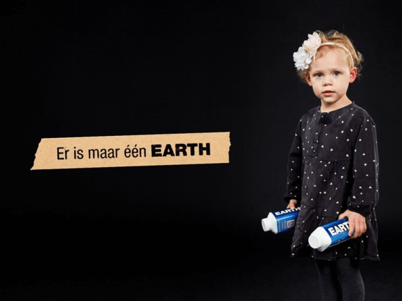 Earth Water stopt met plastic flesjes