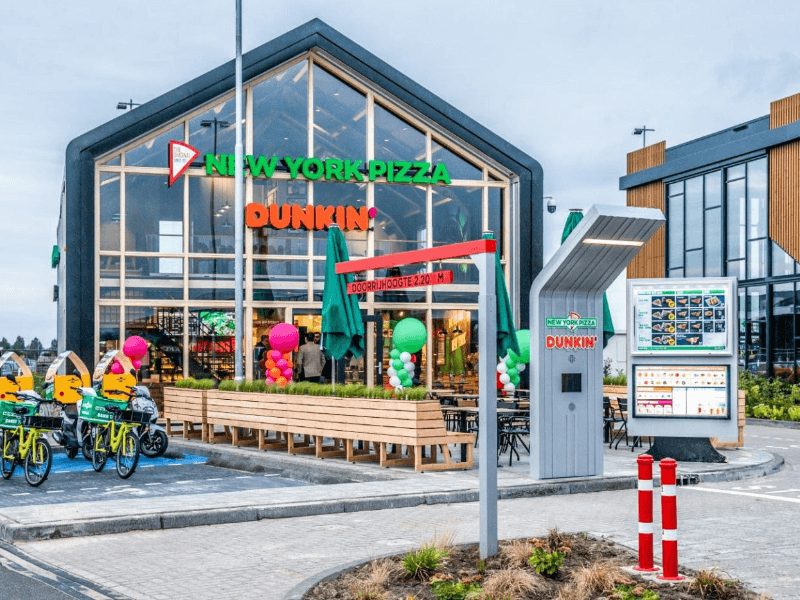 New York Pizza opent eerste drive-through in Nederland