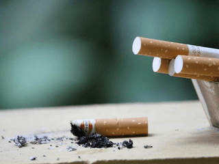 Primera begint een proef met een tabaksspeciaalzaakconcept