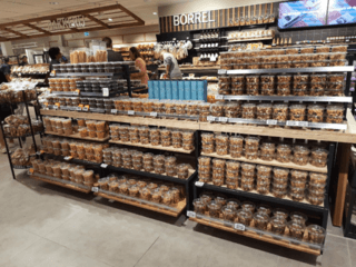 Feestelijke opening van de gloednieuwe Albert Heijn in Avenhorn